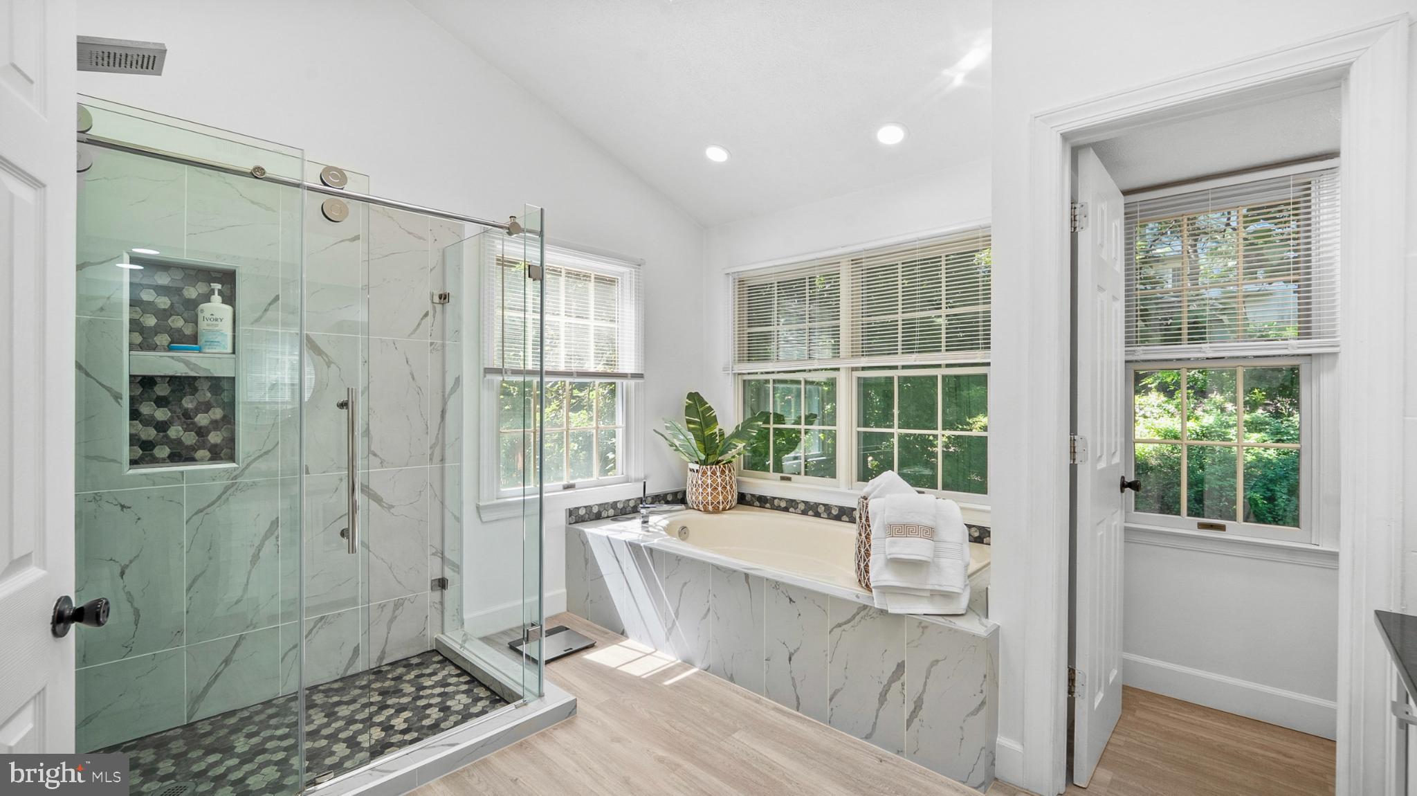 CROMWELL WOODS - Residential