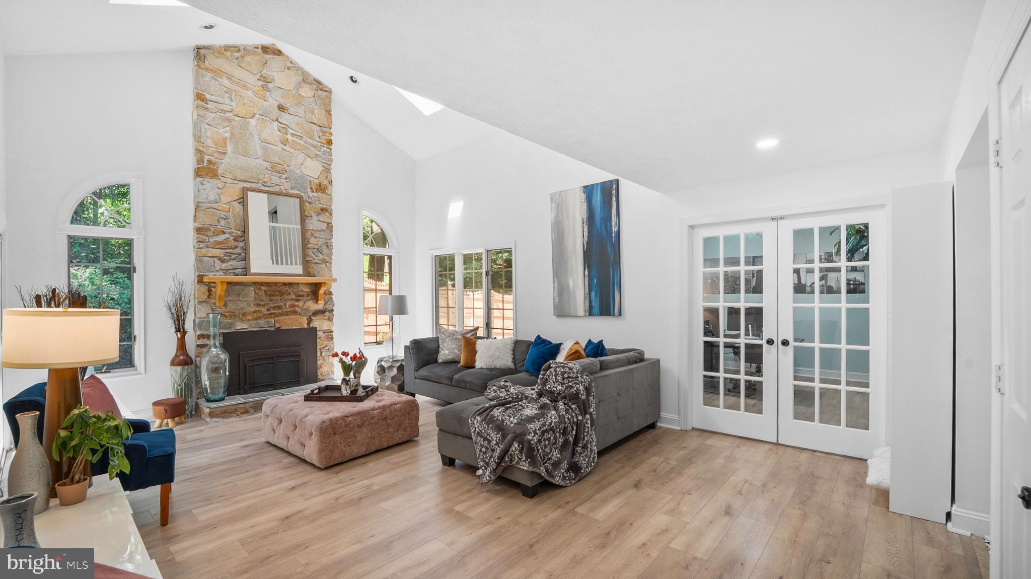 CROMWELL WOODS - Residential