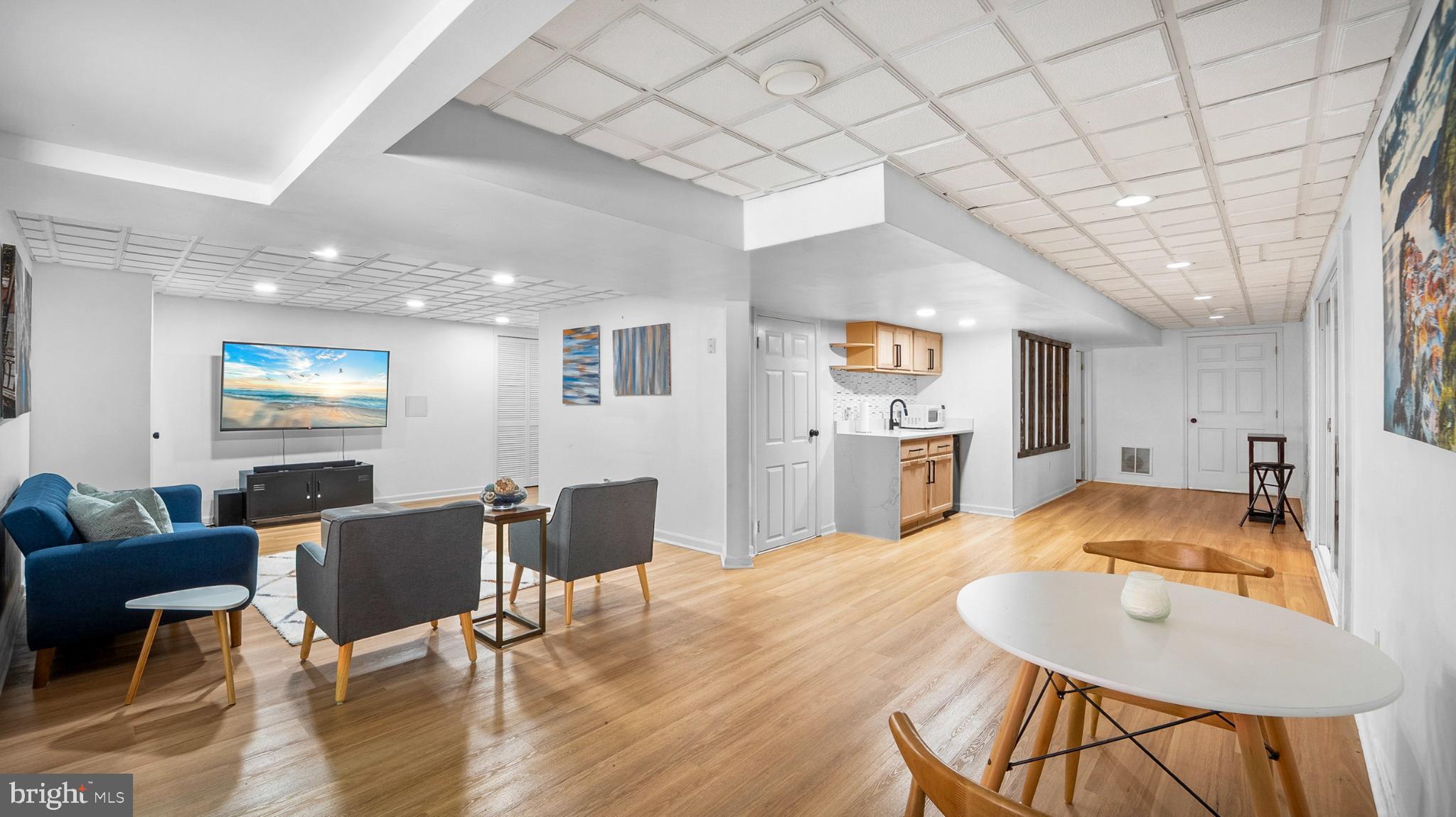 CROMWELL WOODS - Residential