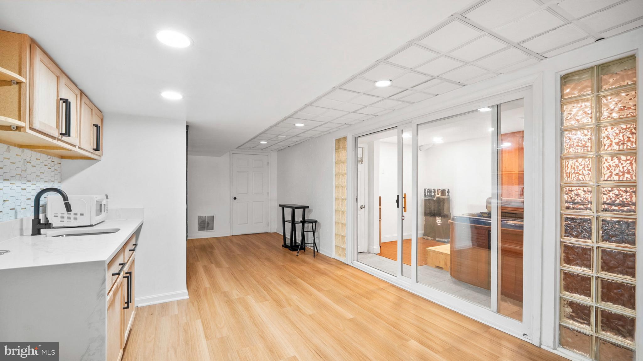 CROMWELL WOODS - Residential