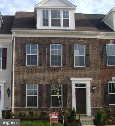 Townhouse For Sale - 17 Derby Drive<br/> LA PLATA, MD 20646