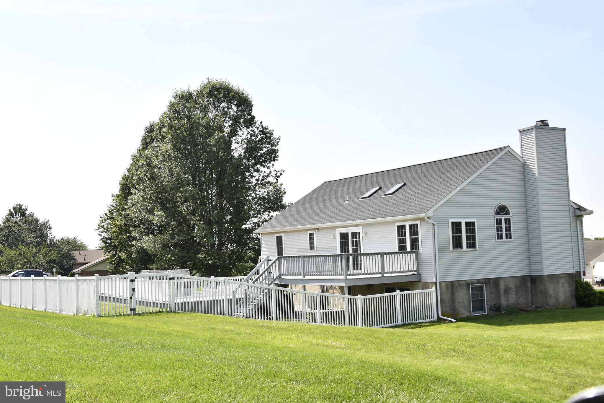 3740 COUNTRY LANE