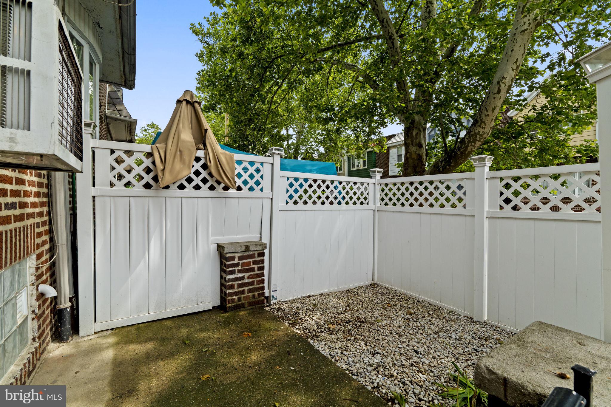 923 ANCHOR STREET