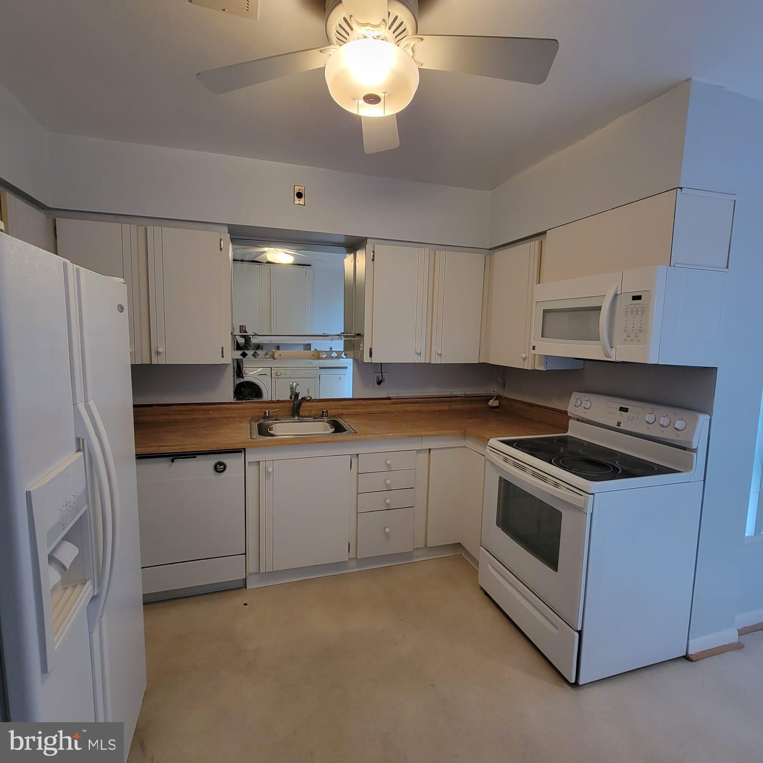 THE CLUBHOUSE - Residential Lease