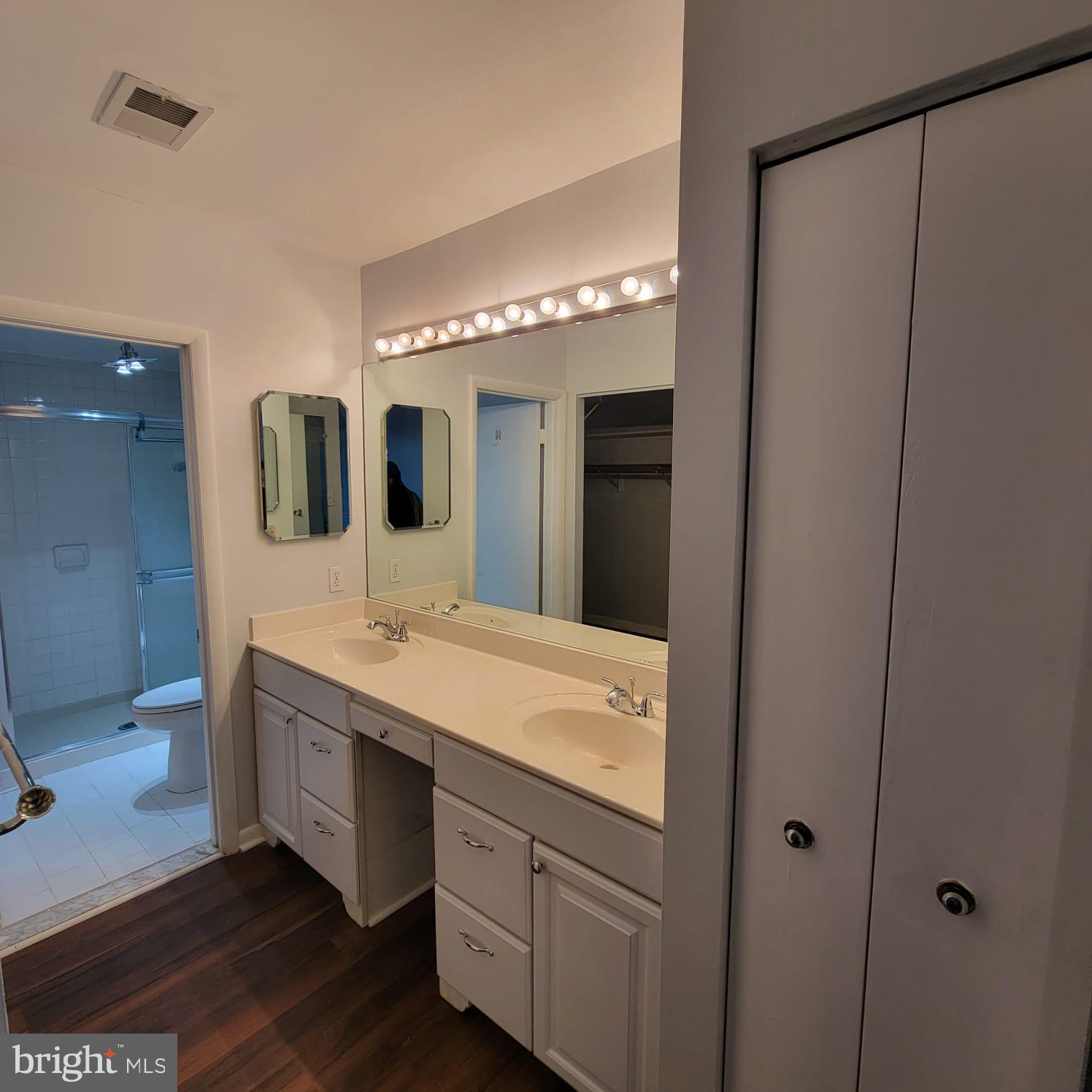 THE CLUBHOUSE - Residential Lease