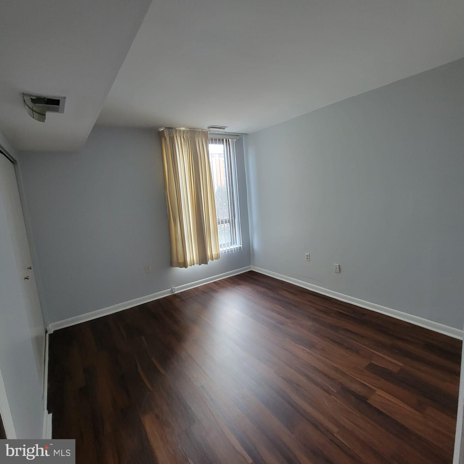 THE CLUBHOUSE - Residential Lease