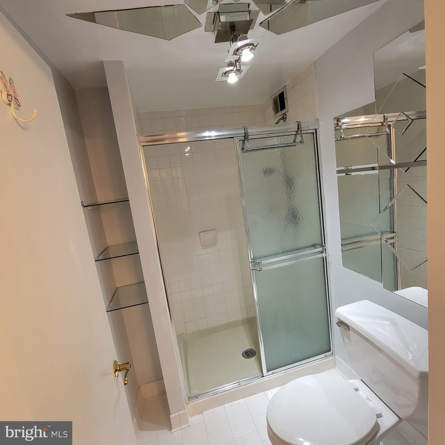 THE CLUBHOUSE - Residential Lease