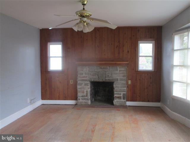 HILLENDALE PARK - Residential