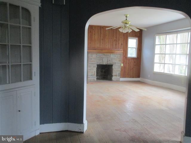 HILLENDALE PARK - Residential