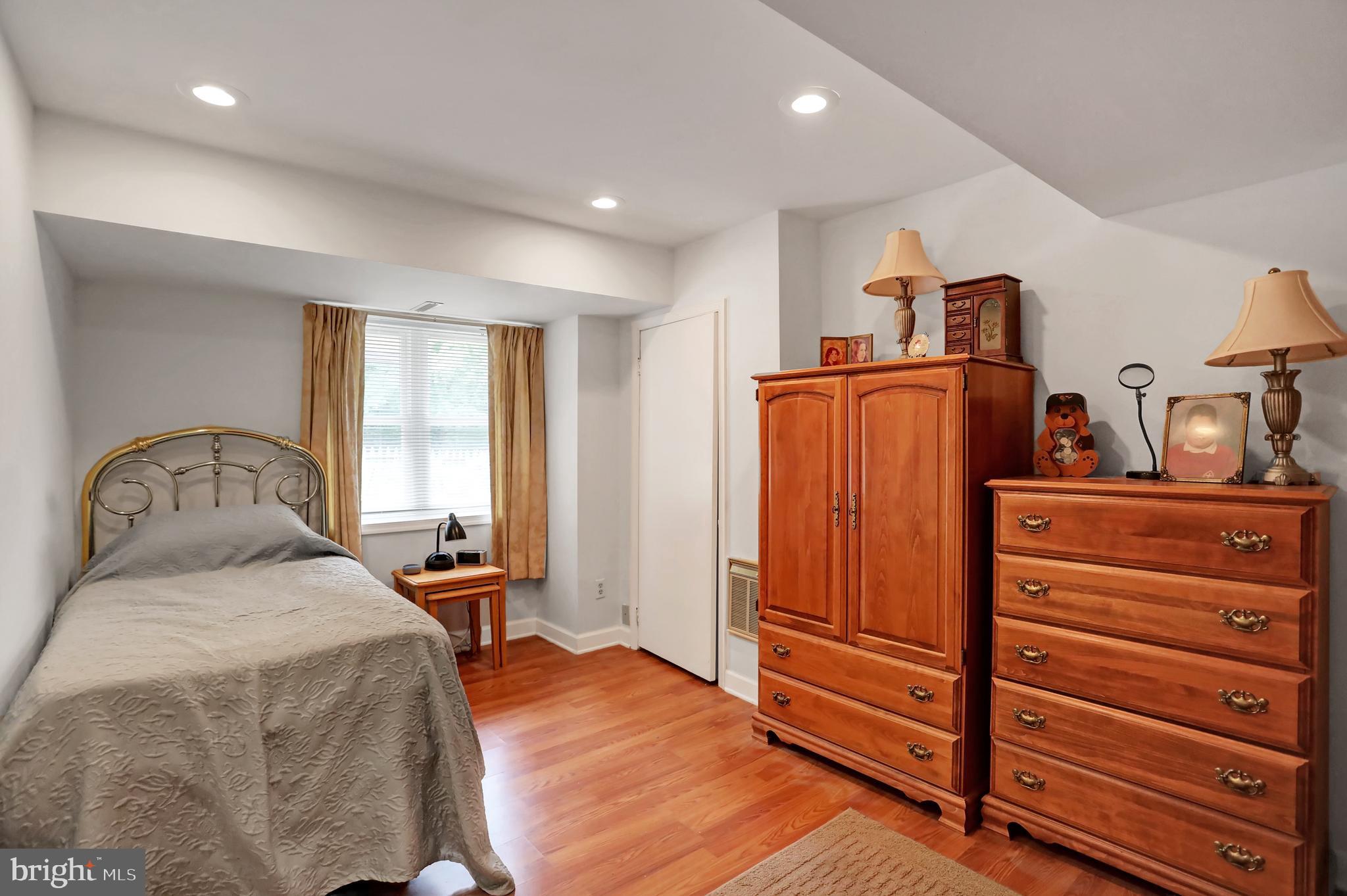 DOVER DOWNS - Residential