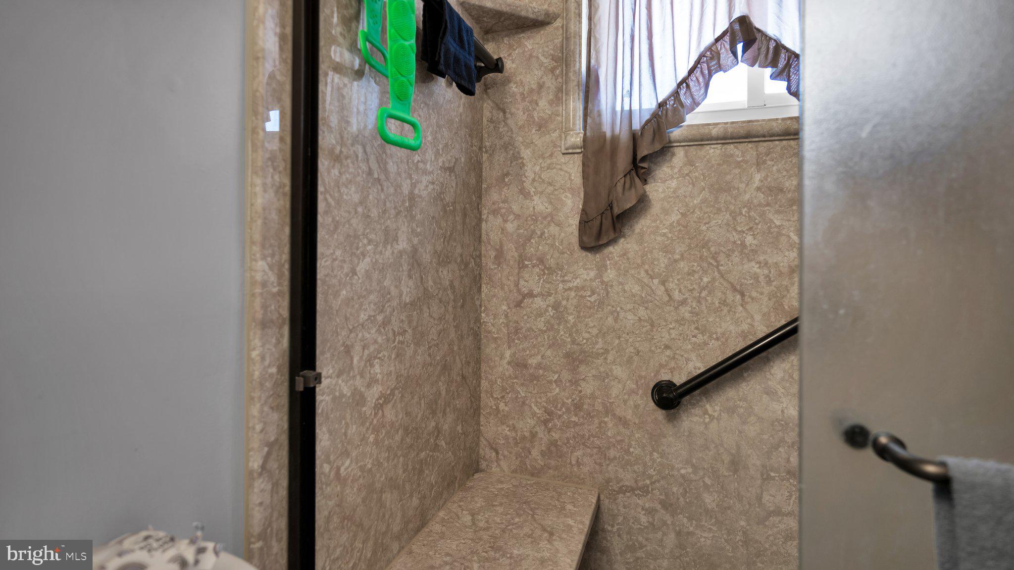 GLASSMANOR - Residential