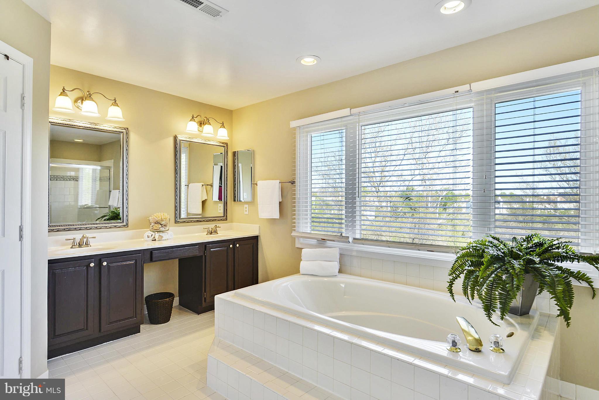 CHANTILLY HIGHLANDS - Residential