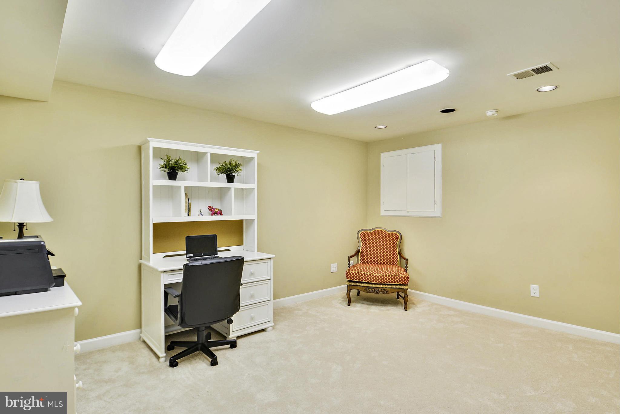 CHANTILLY HIGHLANDS - Residential