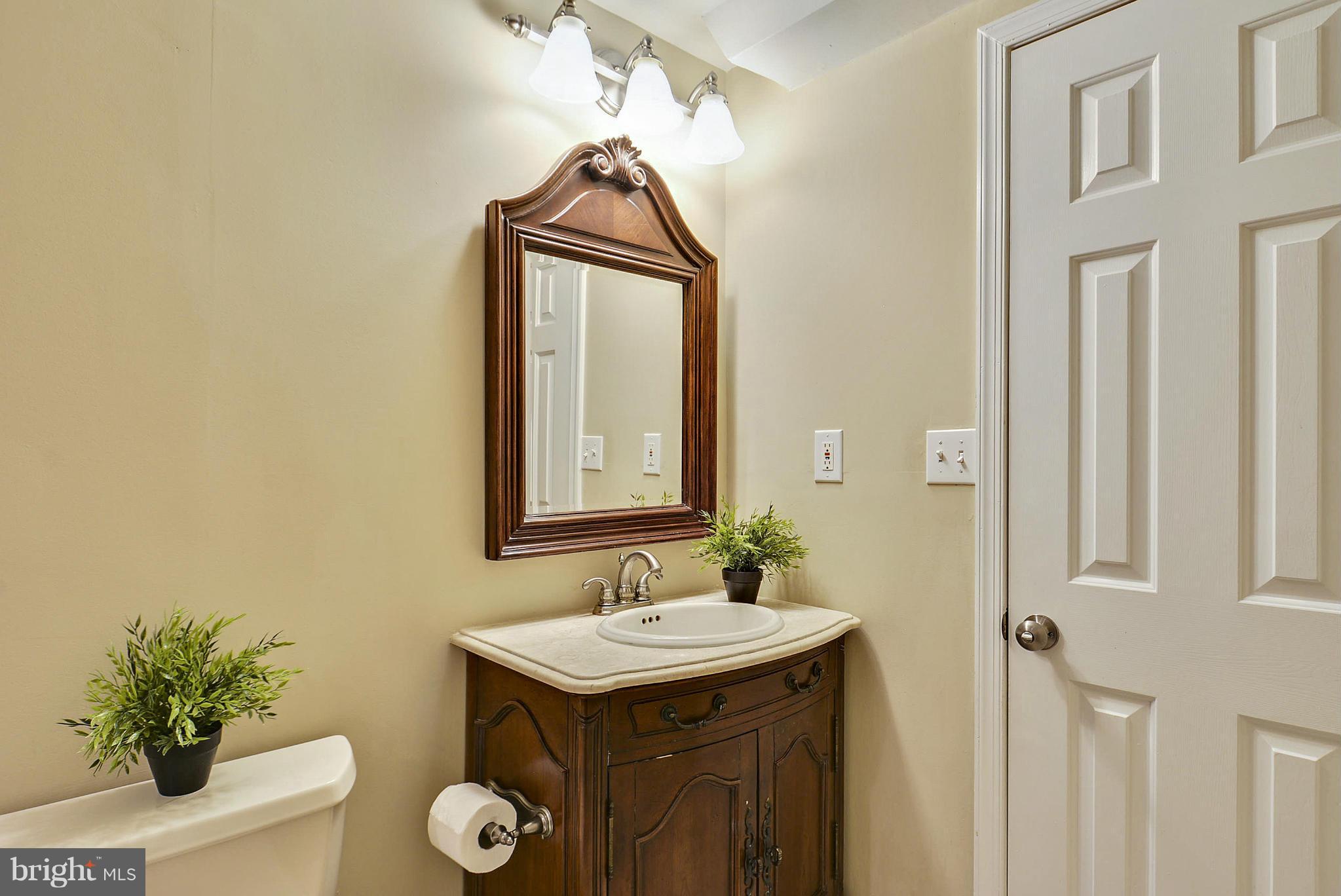 CHANTILLY HIGHLANDS - Residential