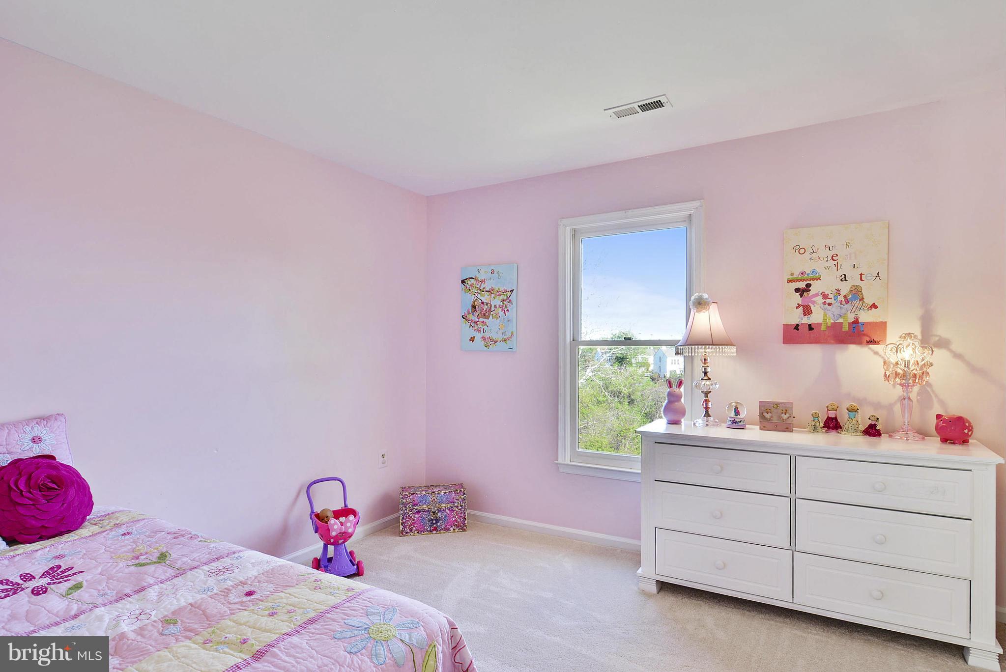 CHANTILLY HIGHLANDS - Residential