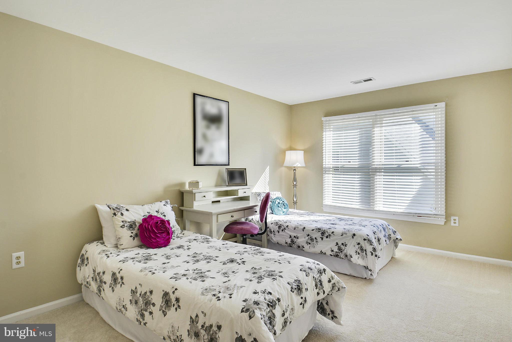 CHANTILLY HIGHLANDS - Residential