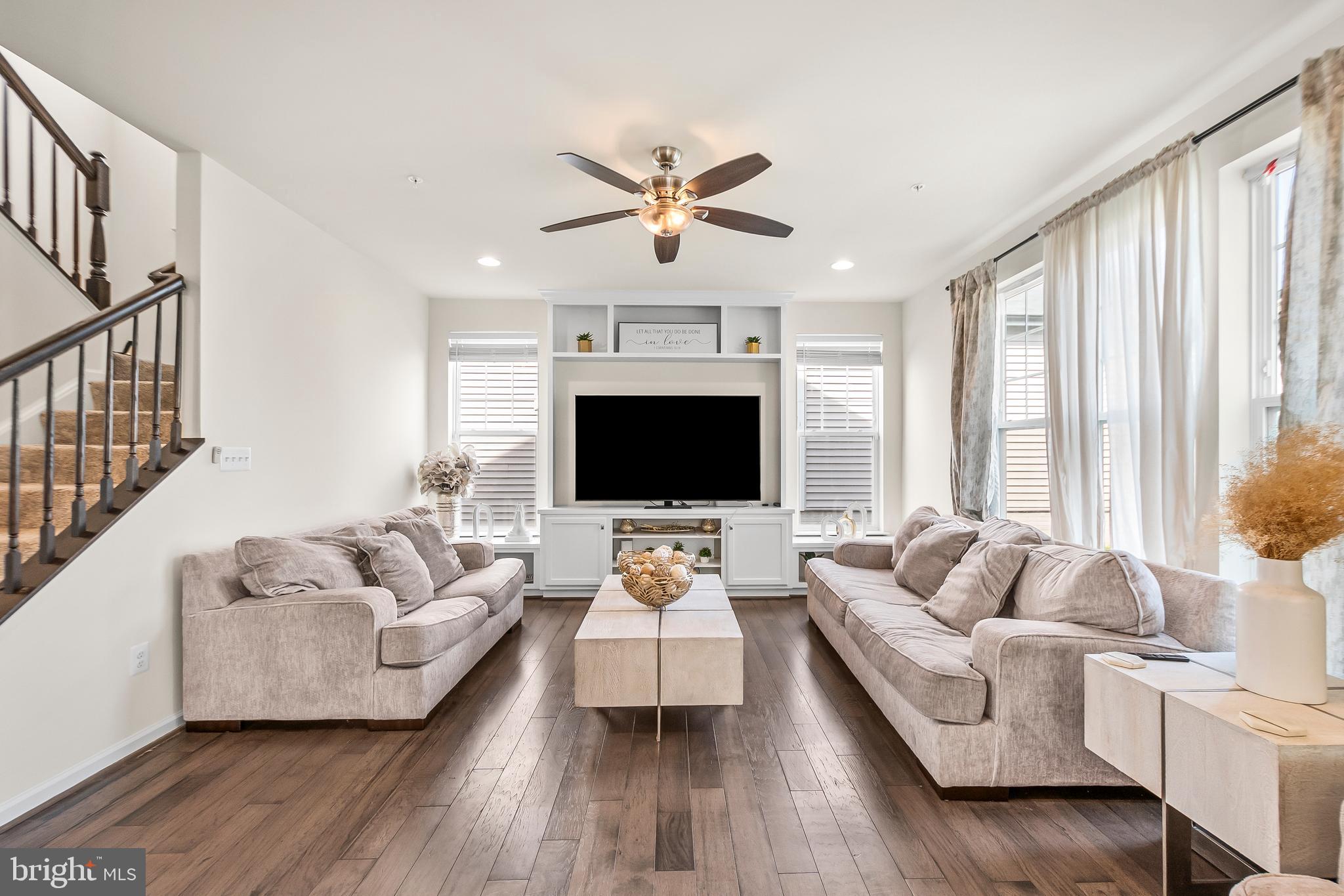 TALLYN RIDGE - Residential