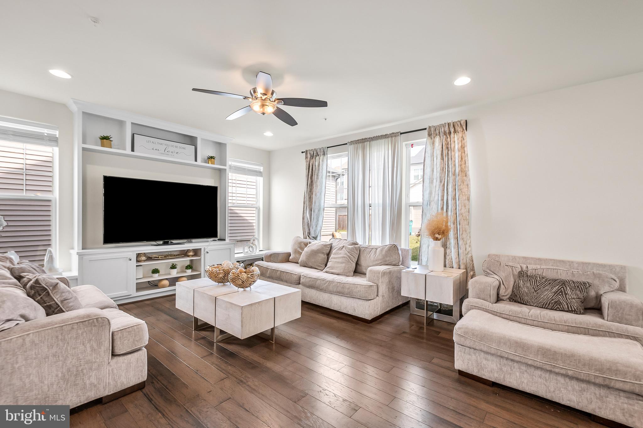 TALLYN RIDGE - Residential