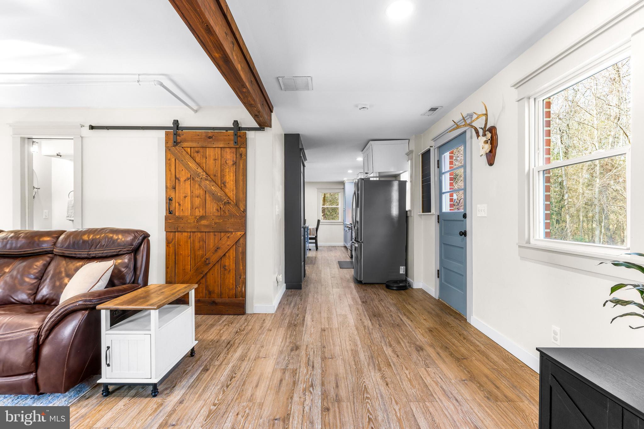 MIDDLE RIVER - Residential