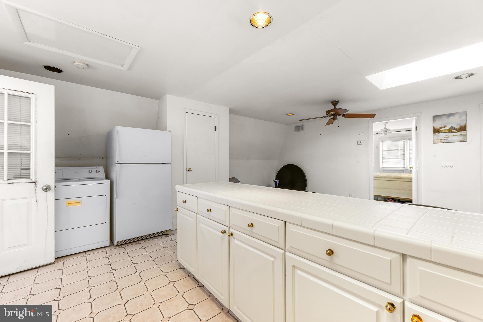 MIDDLE RIVER - Residential