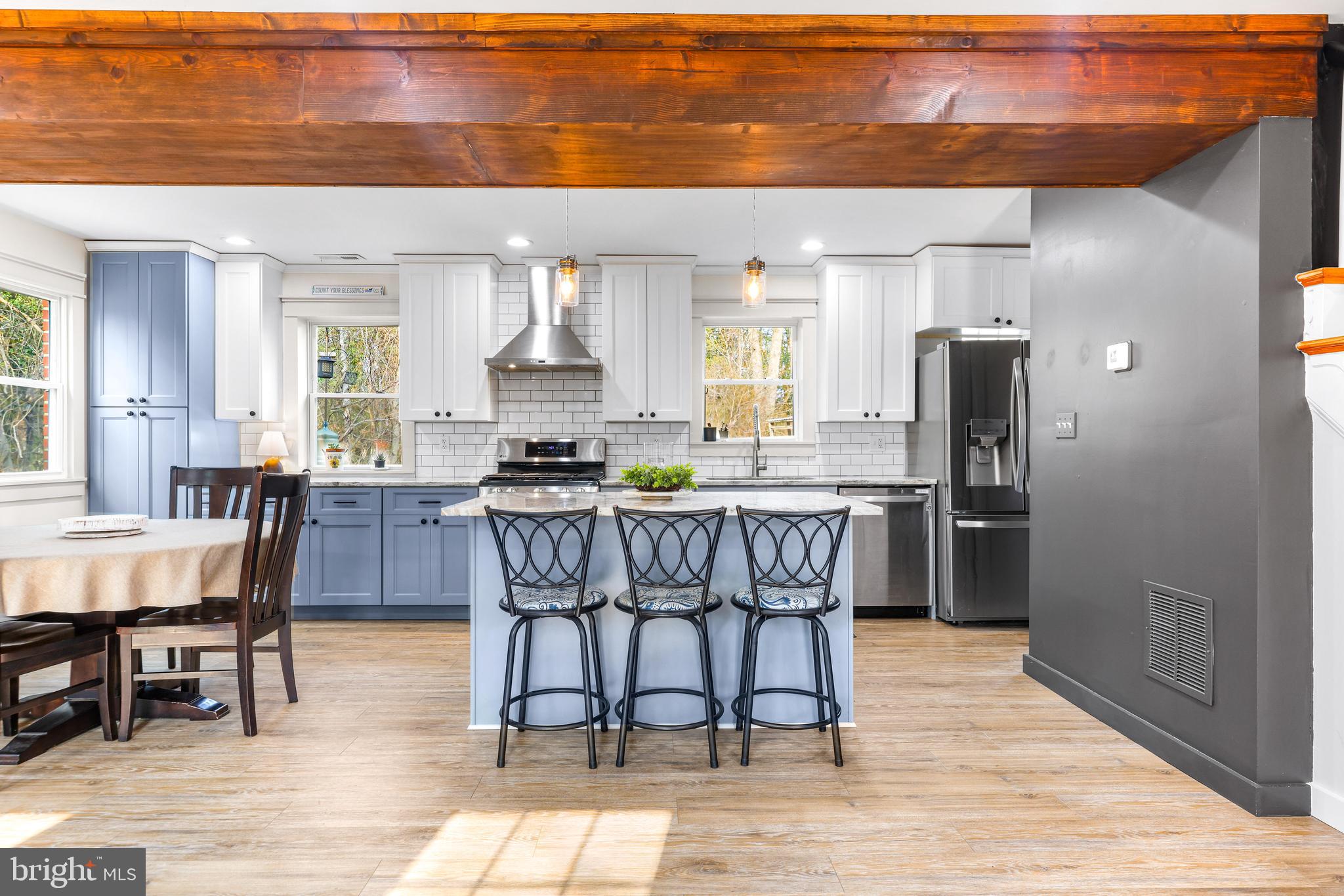 MIDDLE RIVER - Residential