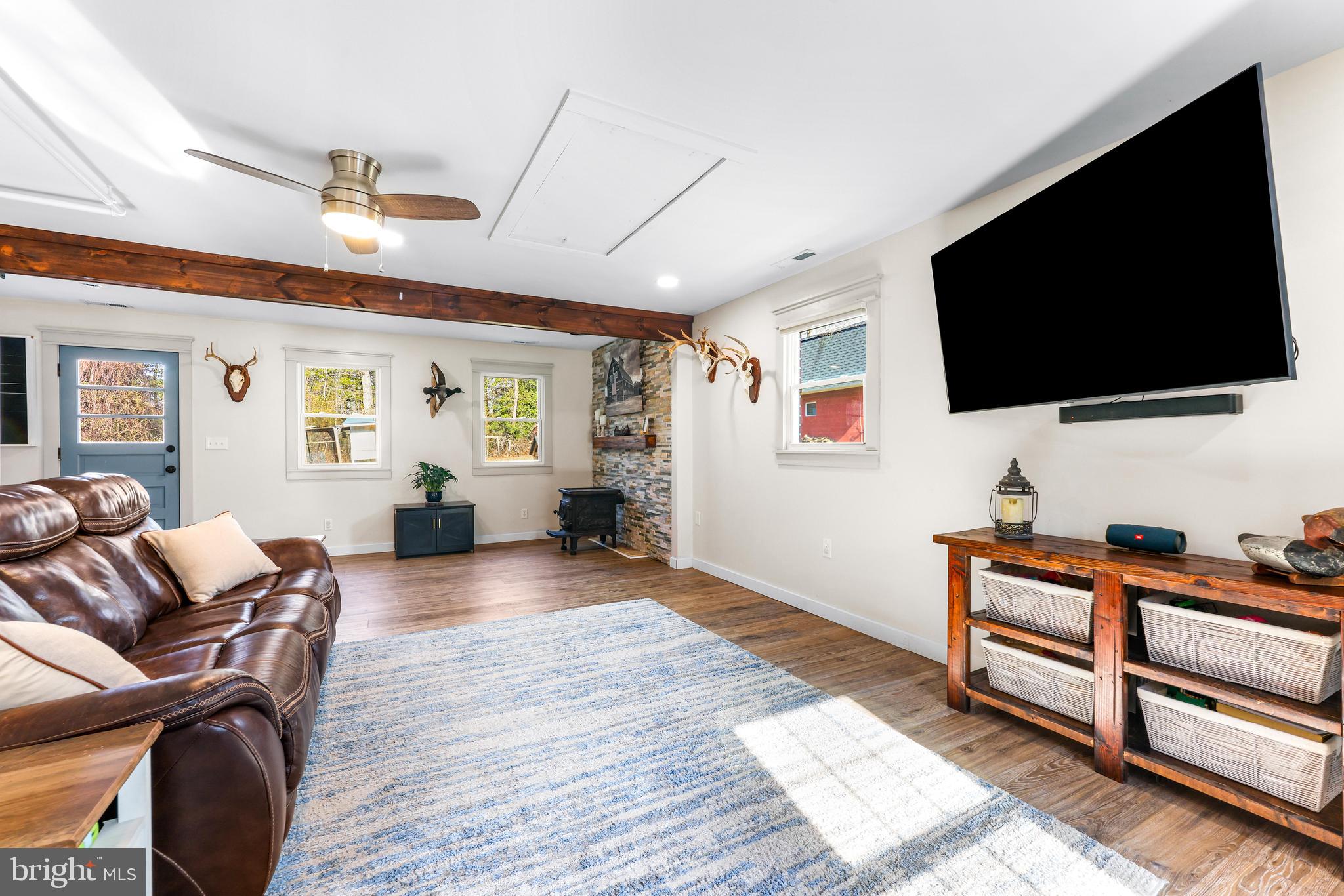 MIDDLE RIVER - Residential