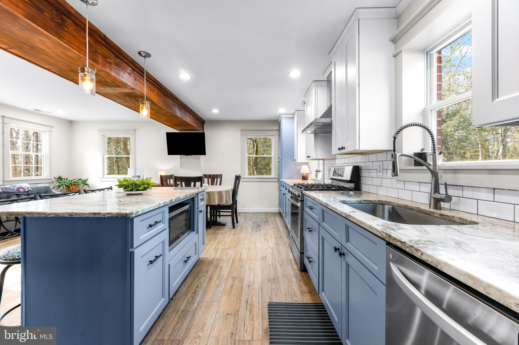 MIDDLE RIVER - Residential