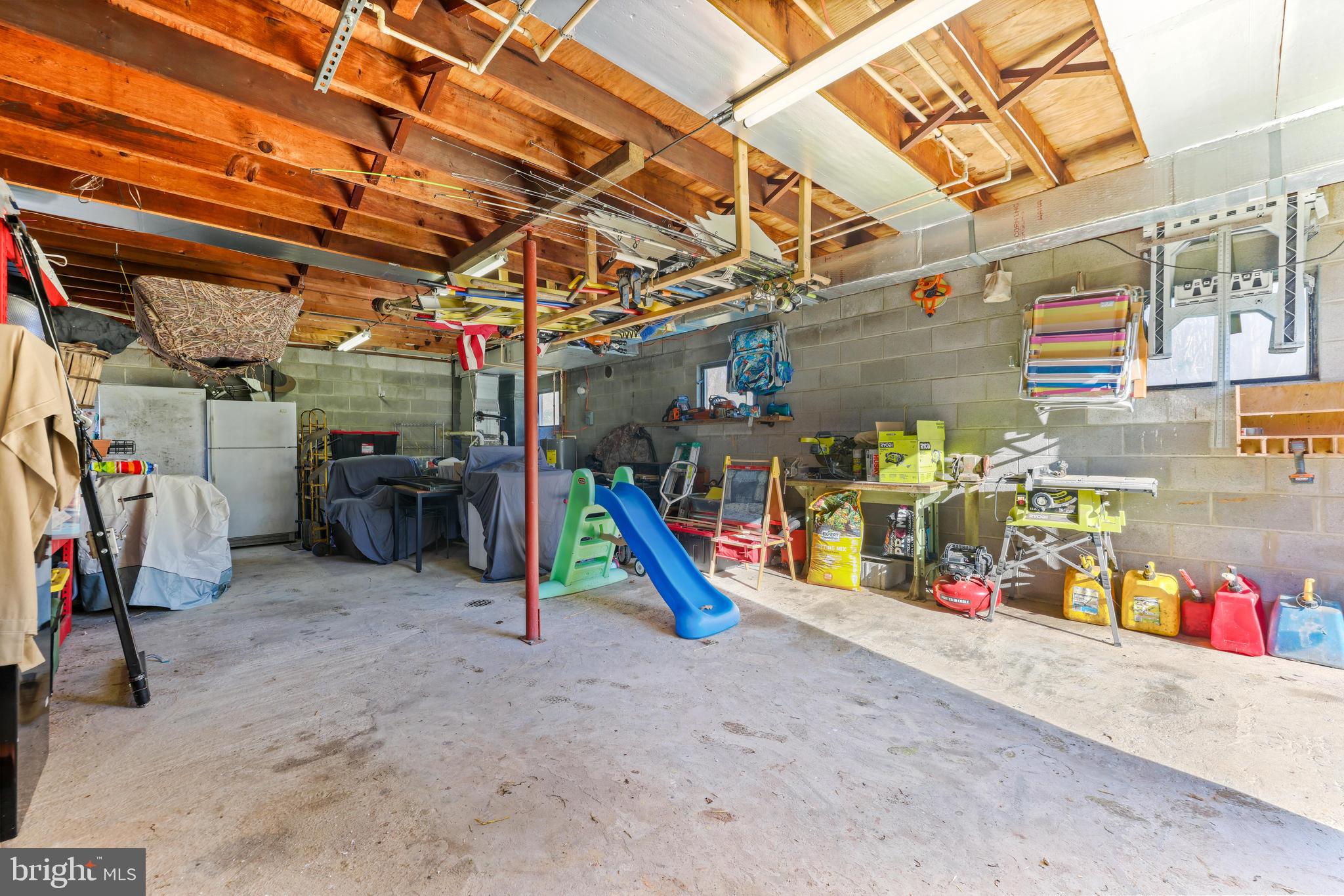 MIDDLE RIVER - Residential