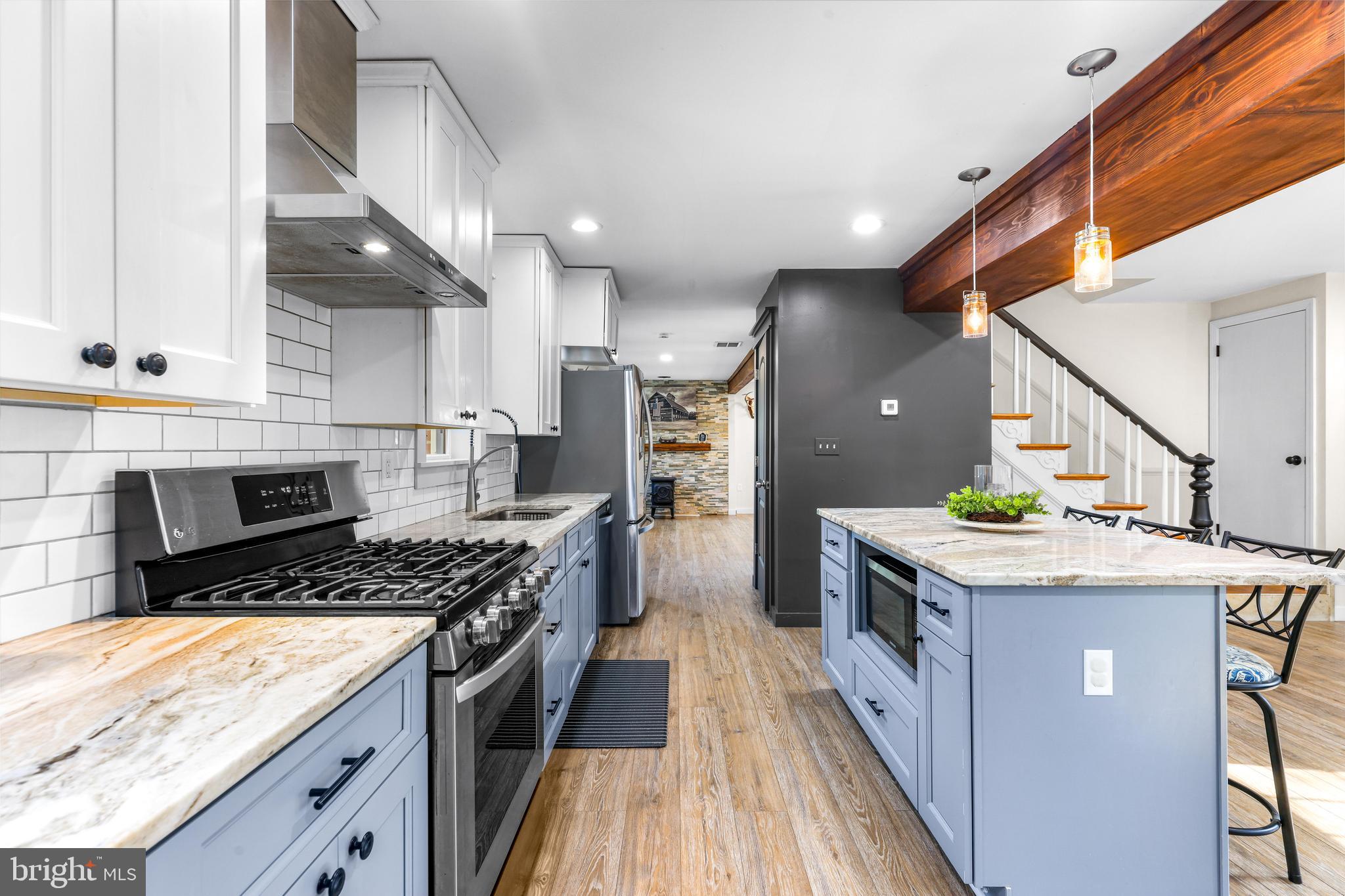 MIDDLE RIVER - Residential