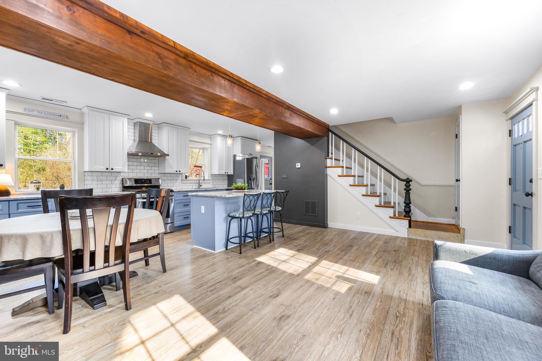 MIDDLE RIVER - Residential