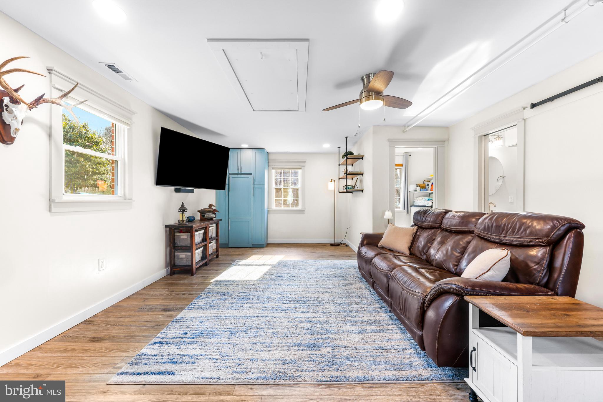 MIDDLE RIVER - Residential