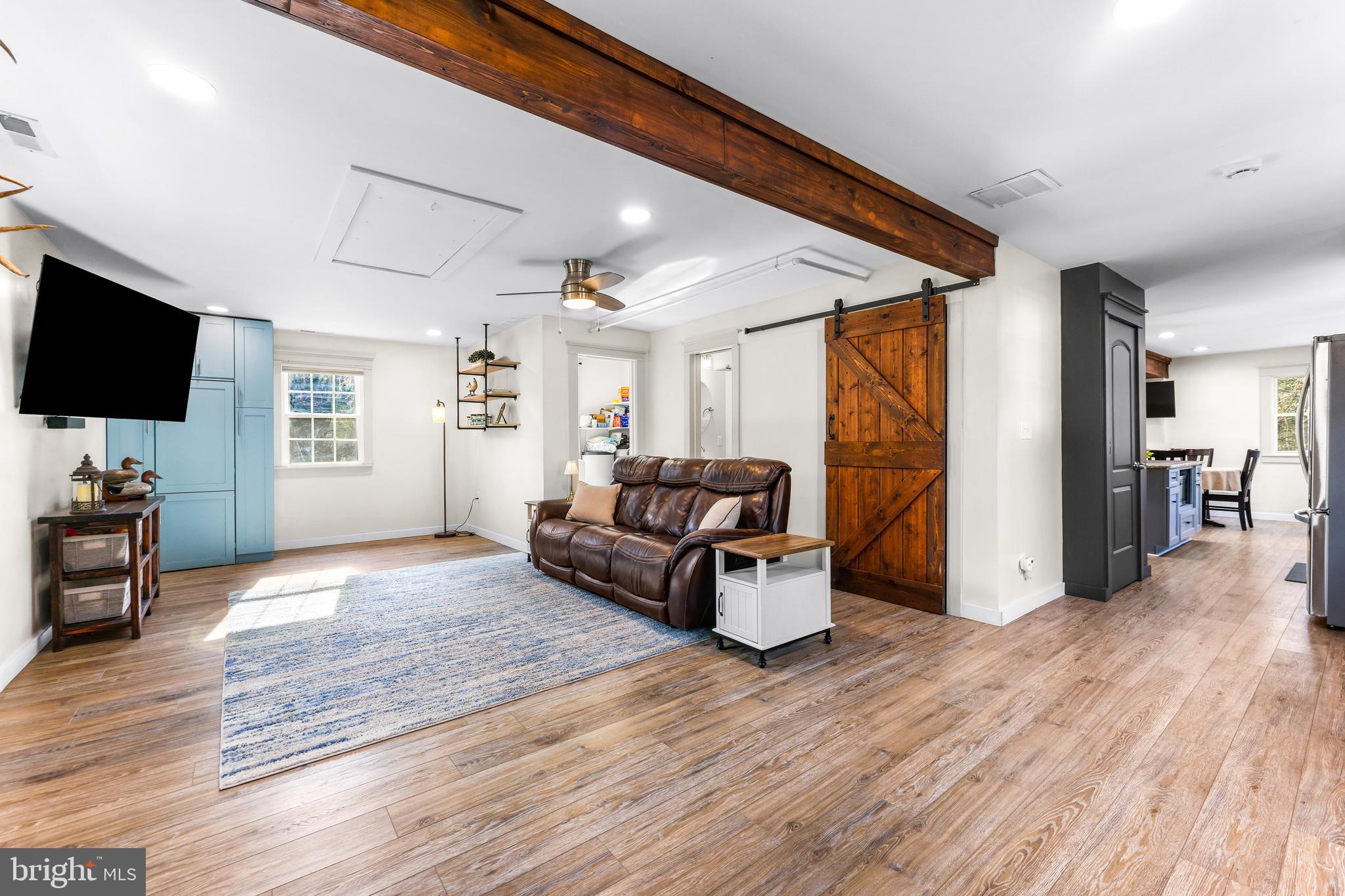 MIDDLE RIVER - Residential