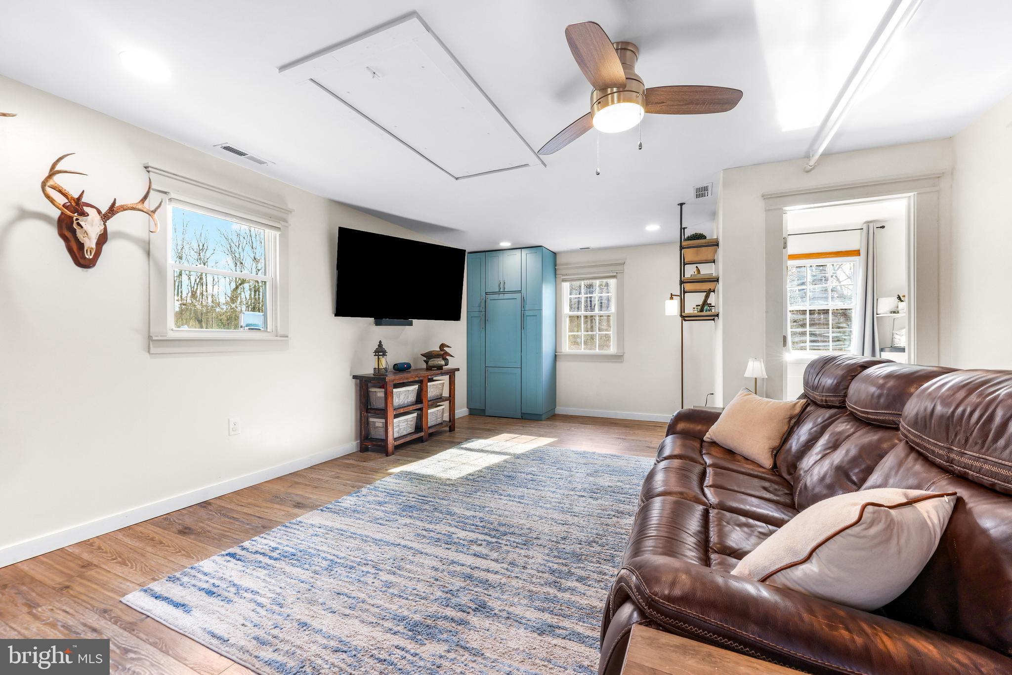 MIDDLE RIVER - Residential