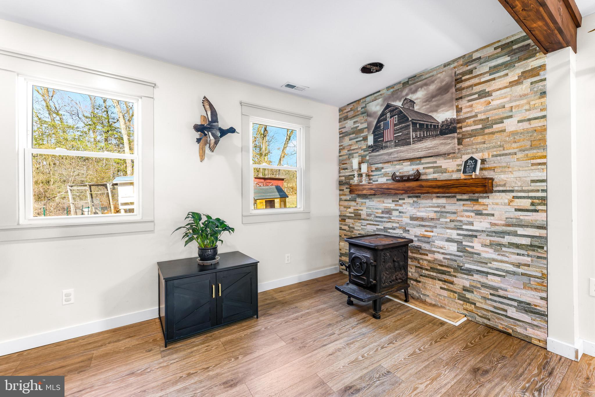 MIDDLE RIVER - Residential