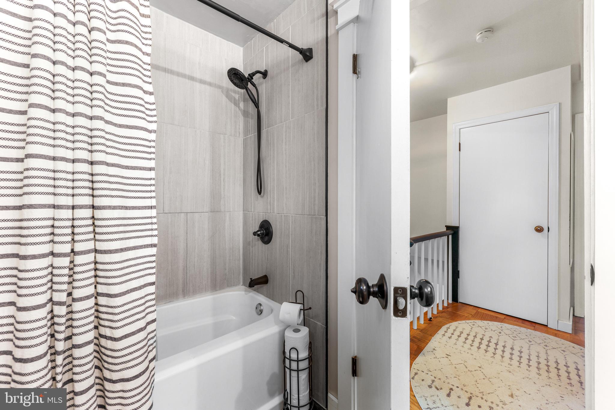 MIDDLE RIVER - Residential