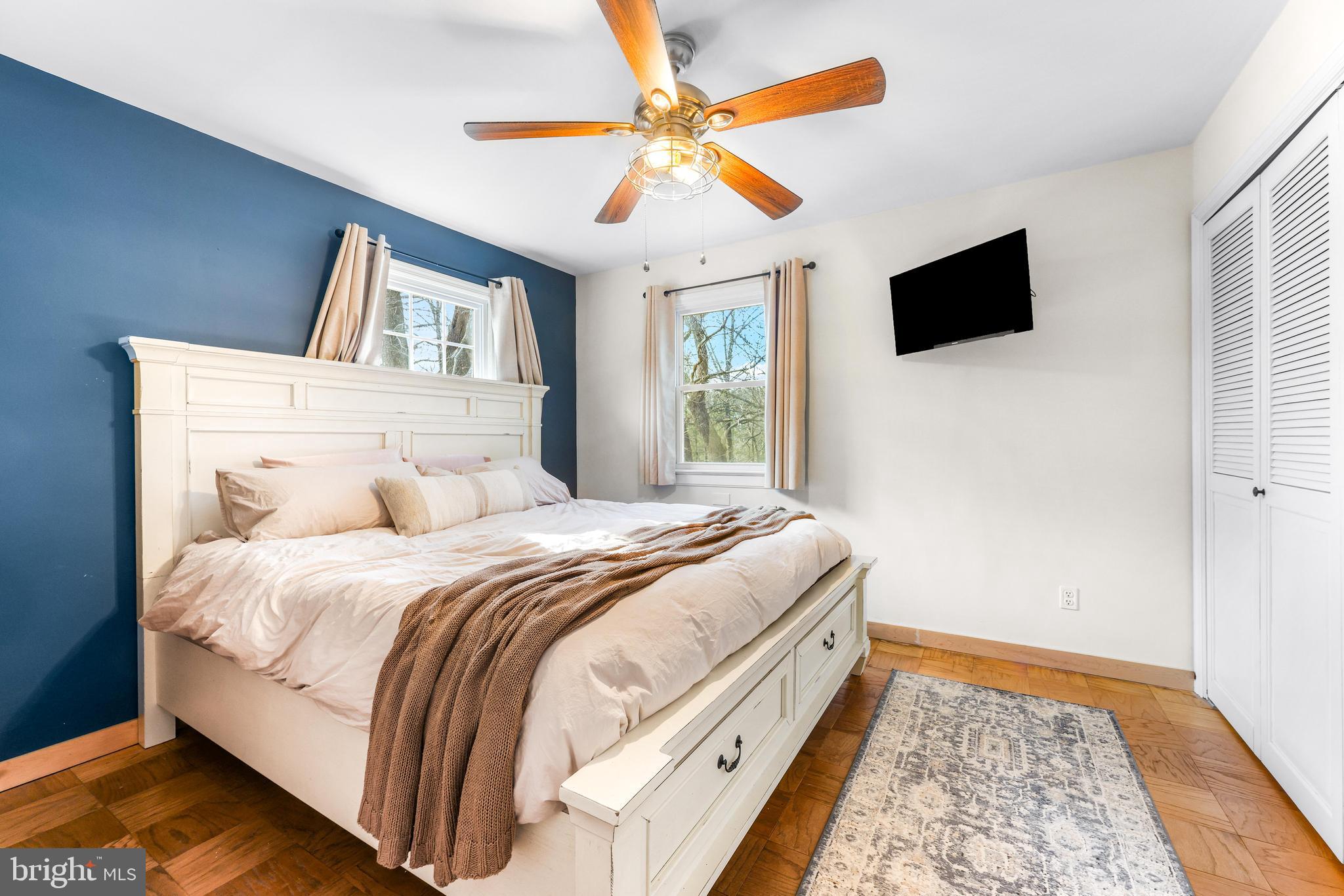 MIDDLE RIVER - Residential