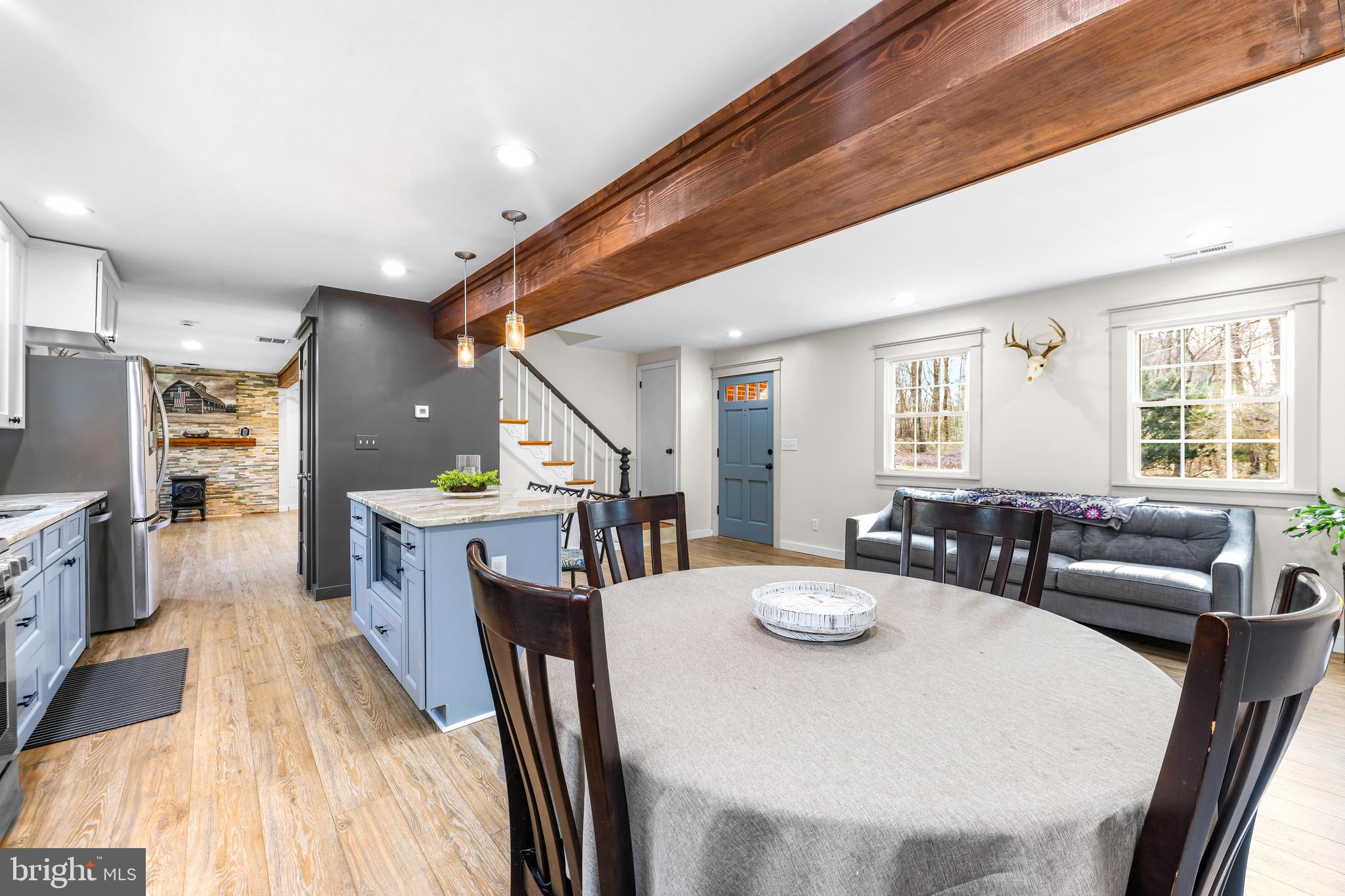 MIDDLE RIVER - Residential