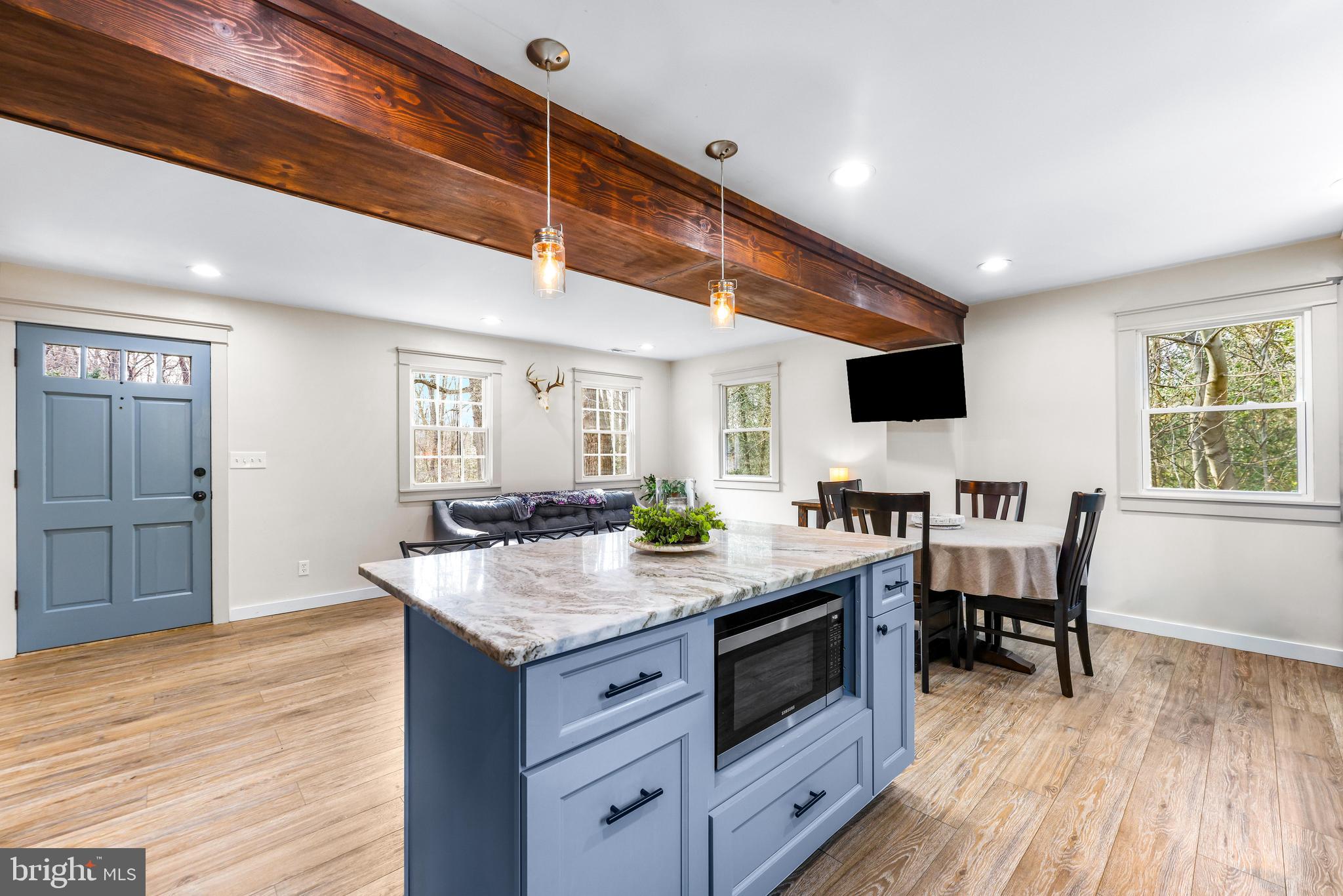 MIDDLE RIVER - Residential