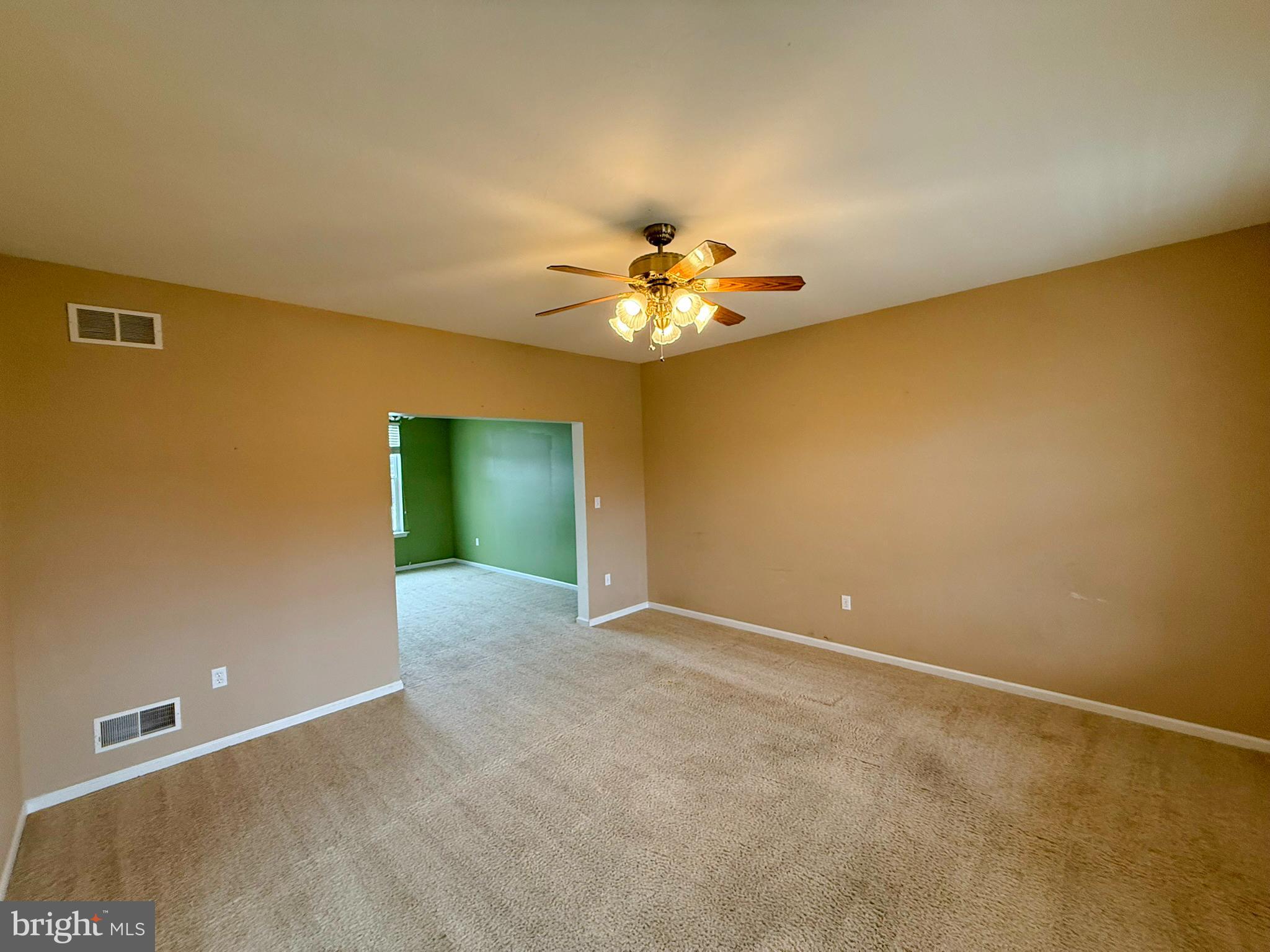 VINTAGE ACRES - Residential