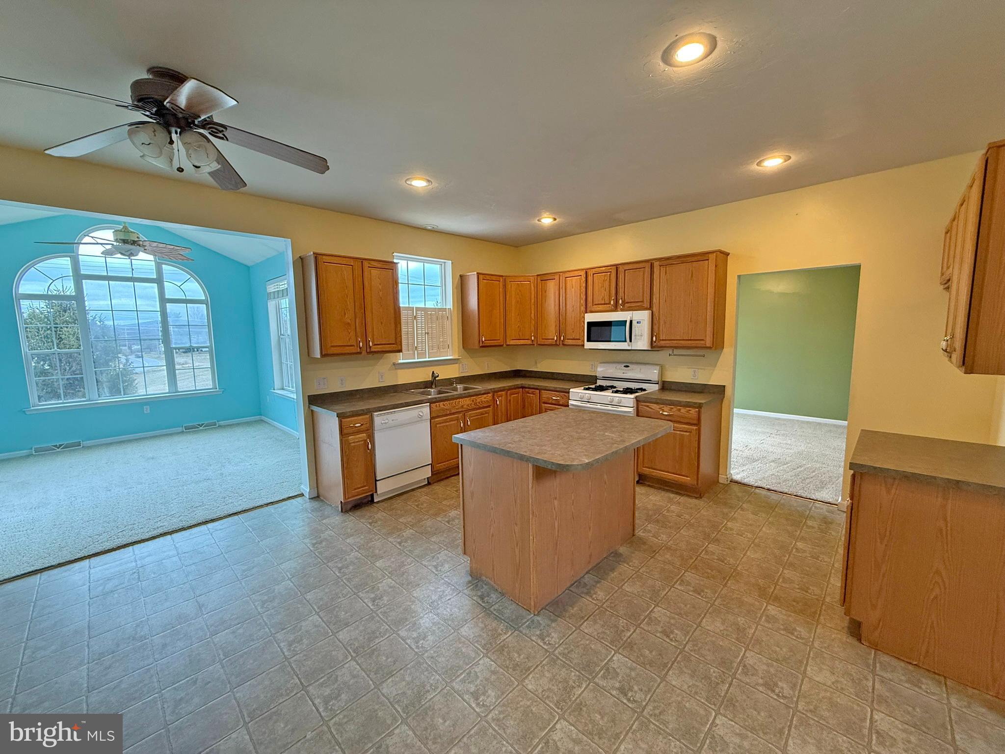 VINTAGE ACRES - Residential