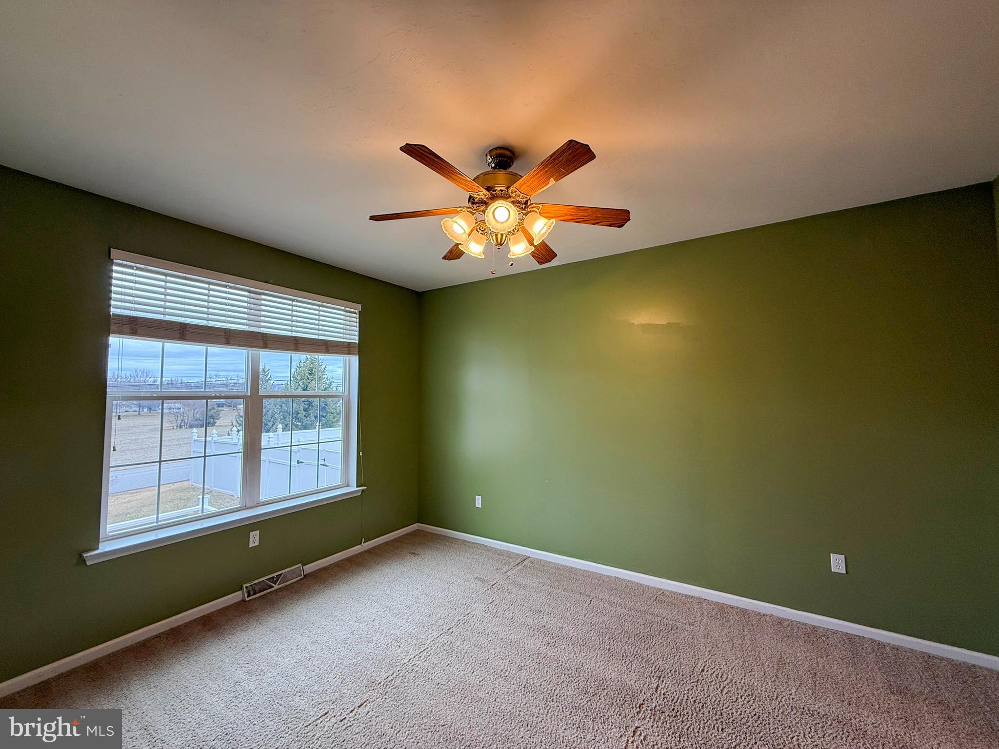 VINTAGE ACRES - Residential