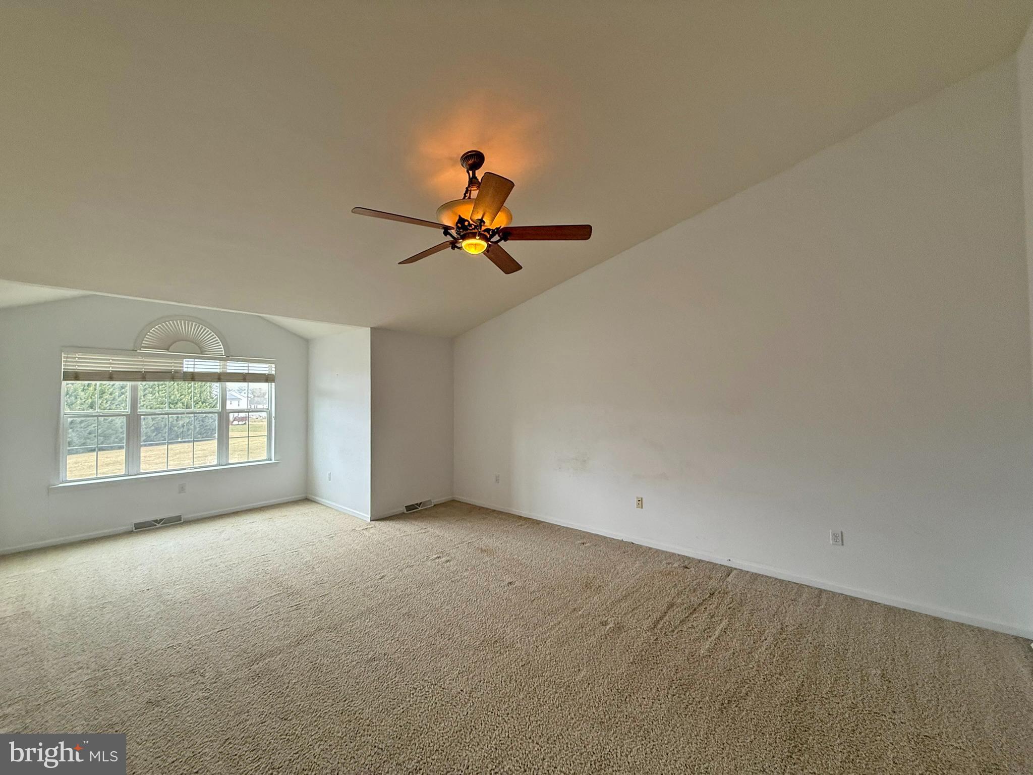 VINTAGE ACRES - Residential