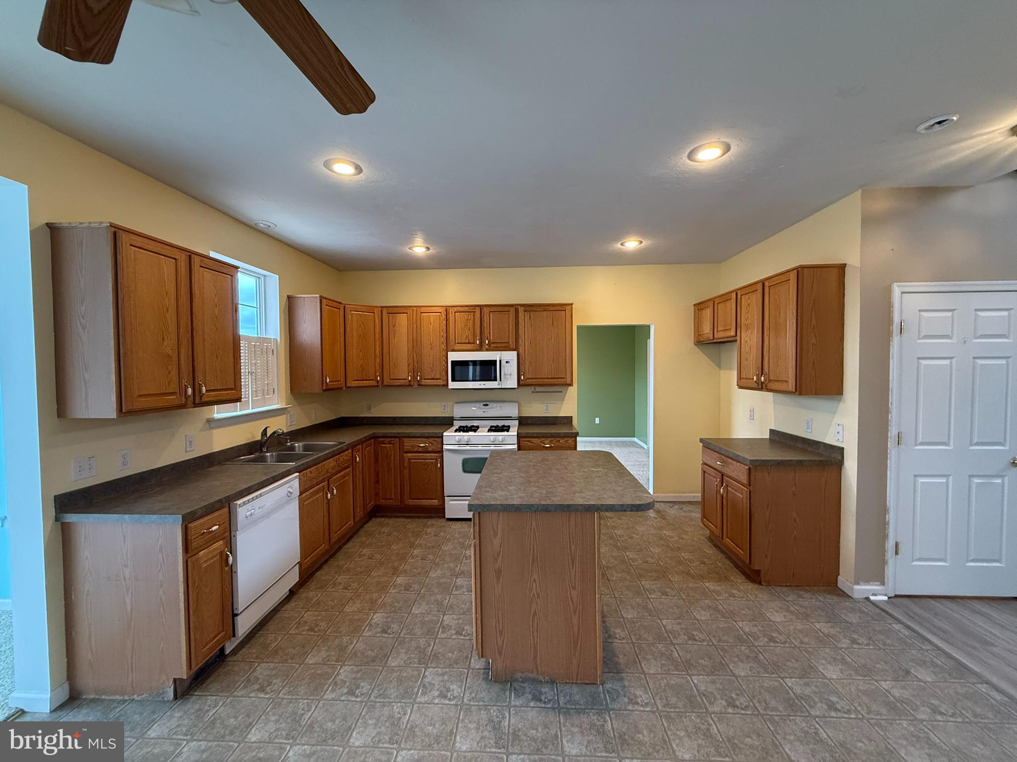 VINTAGE ACRES - Residential