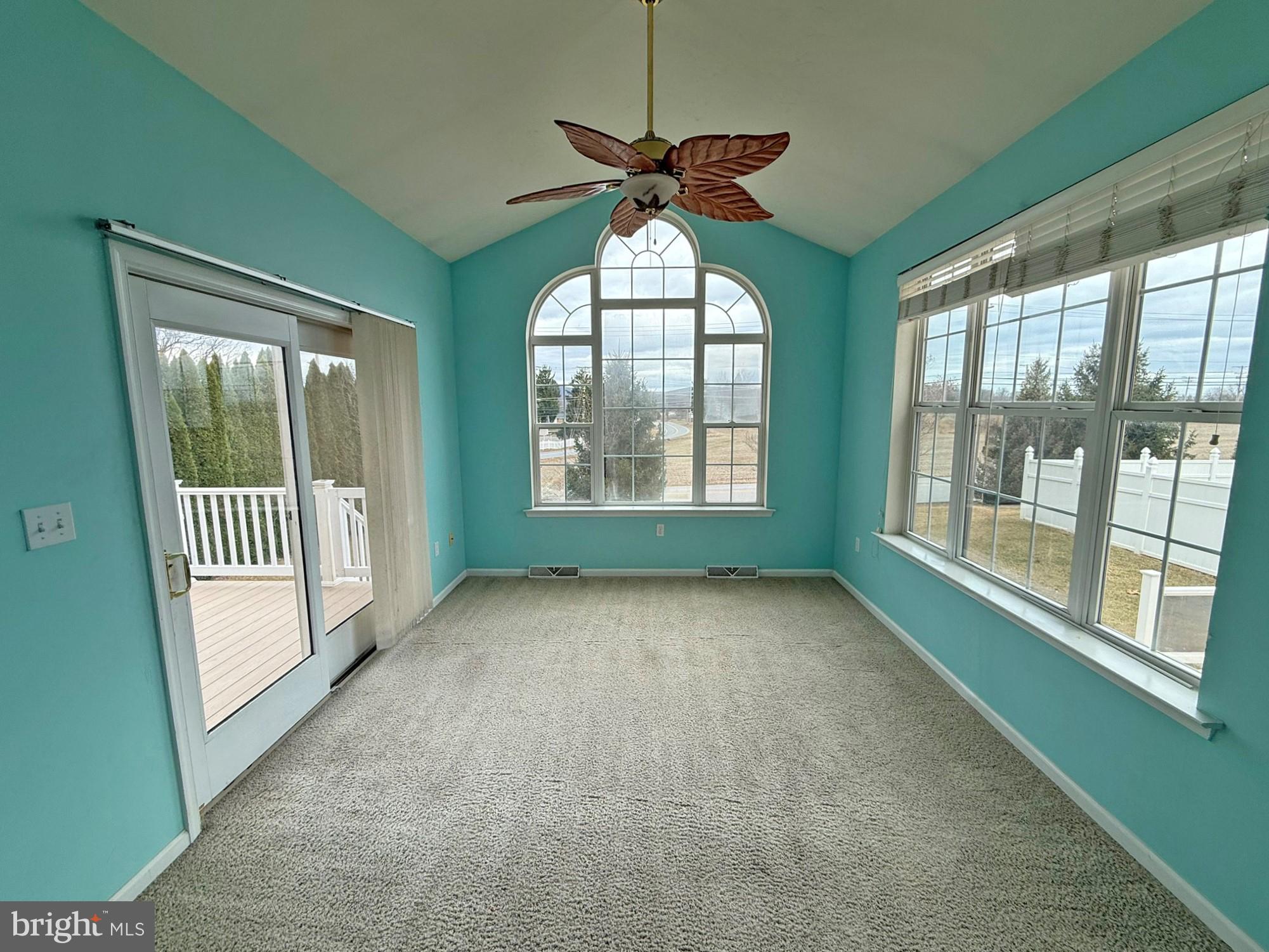 VINTAGE ACRES - Residential