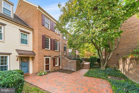 Photo of 1220 Michigan Court, ALEXANDRIA, VA 22314 (MLS # VAAX2064918)