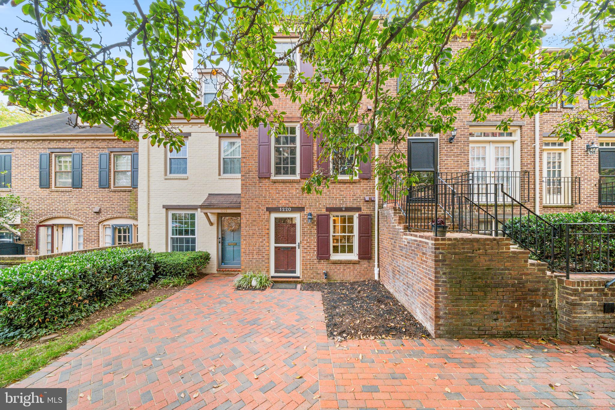 1220 MICHIGAN COURT