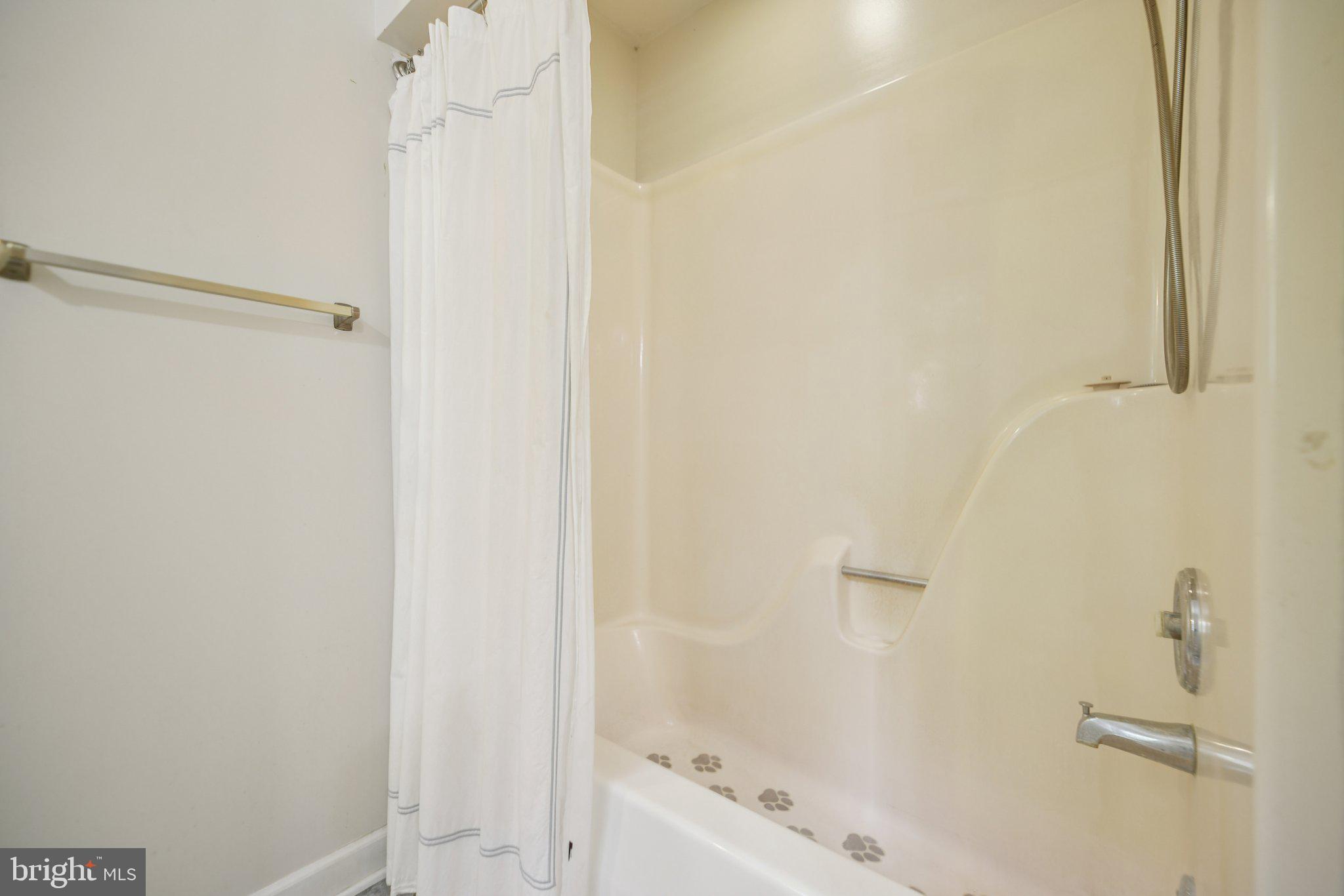 ALUM SPRING EAST - Residential