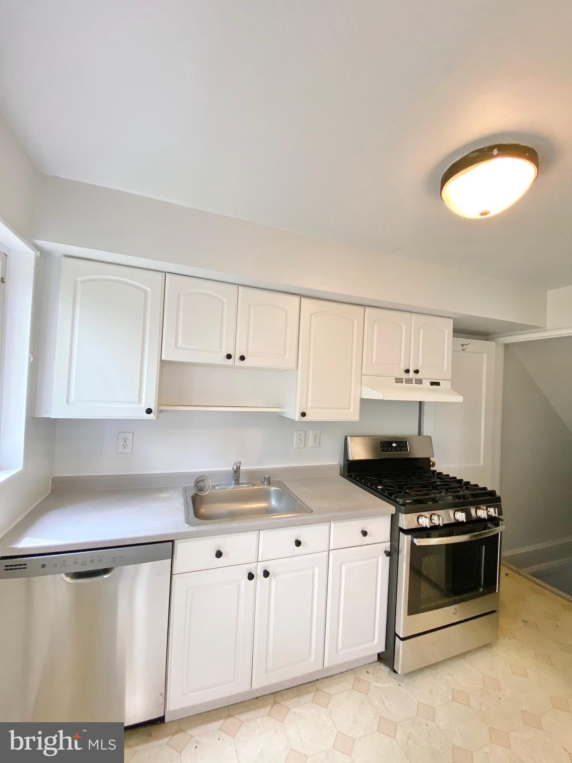 DAVIS TRACT - Residential Lease