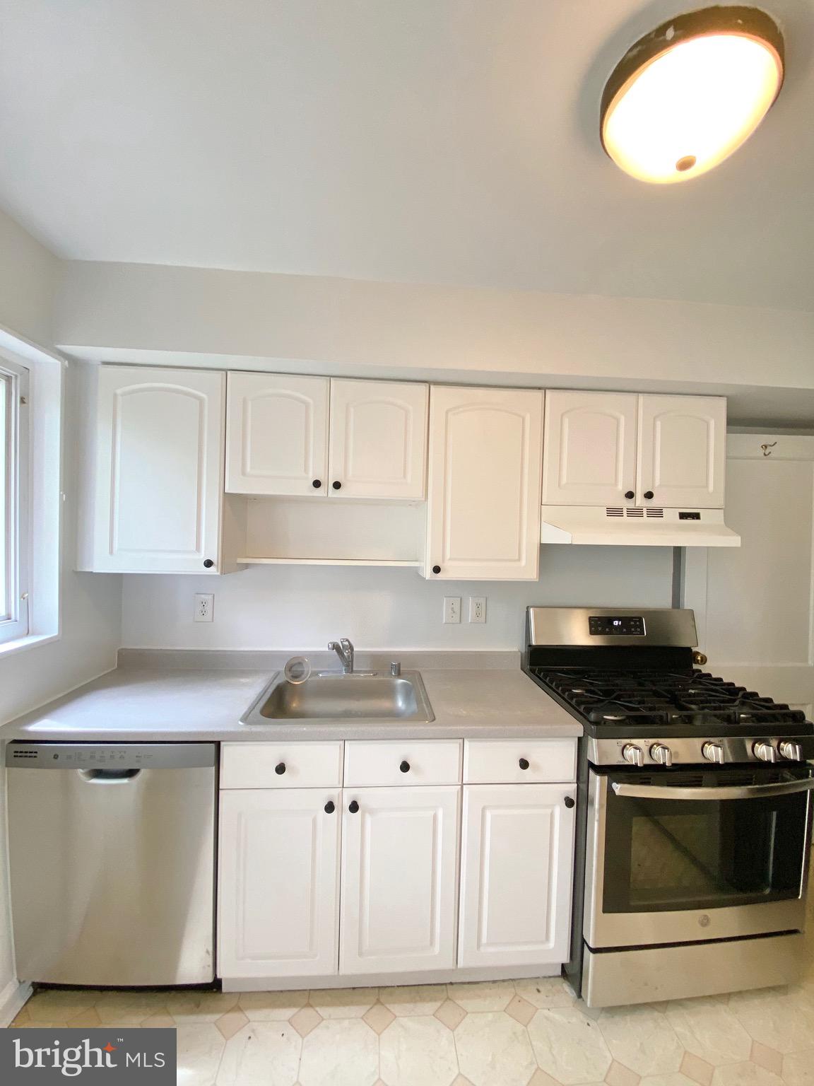 DAVIS TRACT - Residential Lease