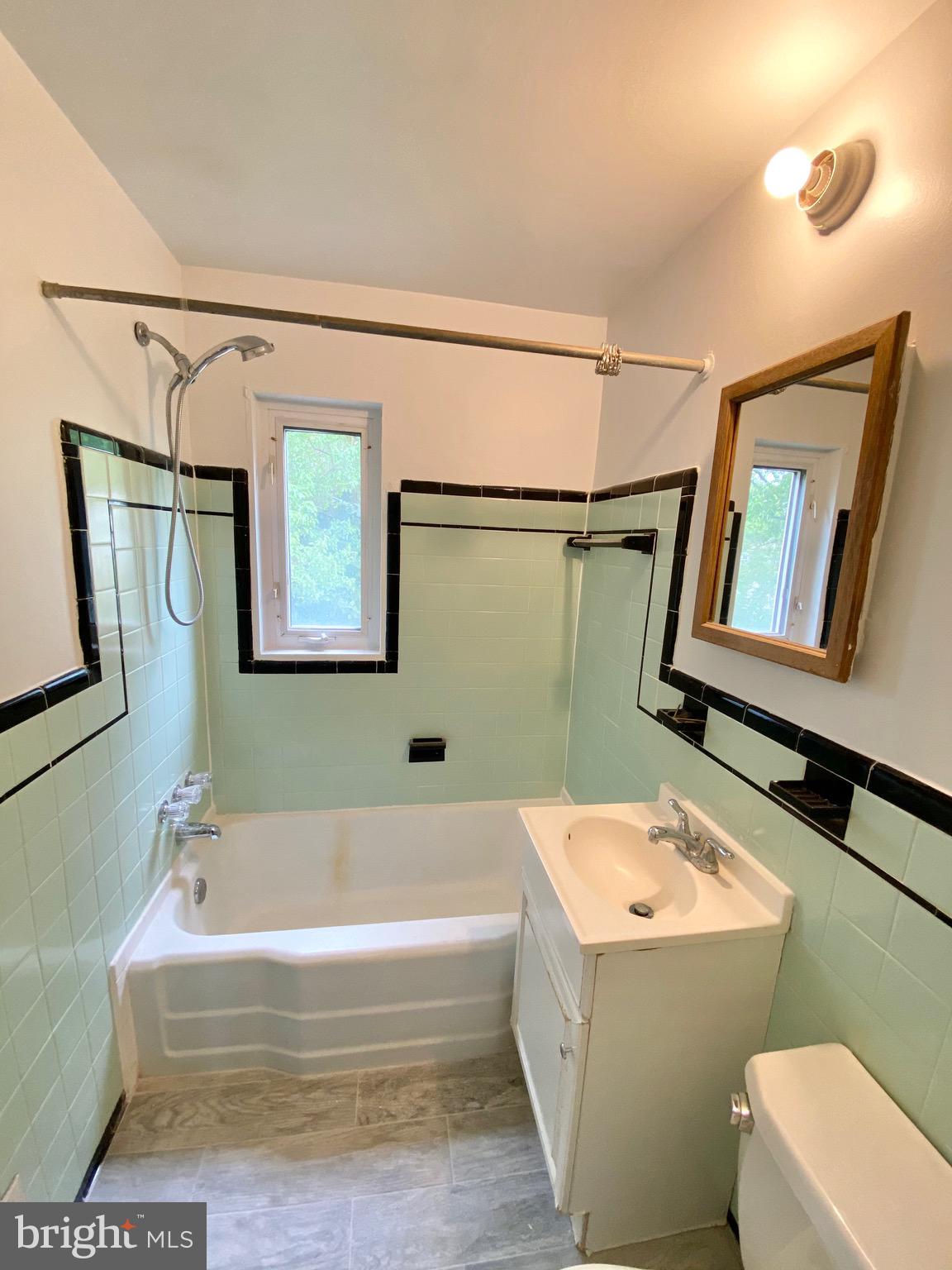 DAVIS TRACT - Residential Lease